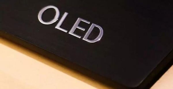 OLED的中日韩“三体游戏”