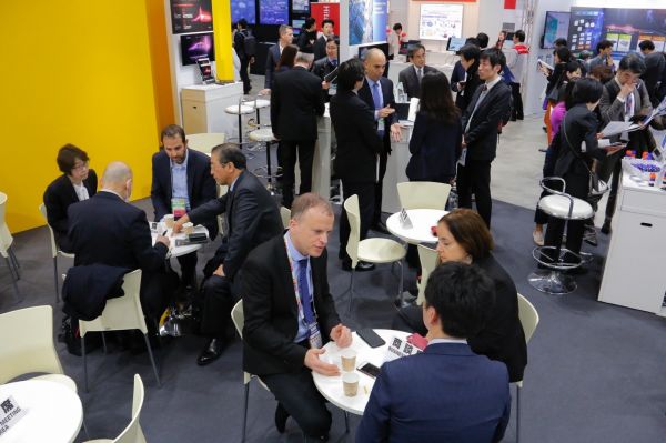 日本最大汽车工业技术展:顶级车厂纷纷加码「CASE」、中国自动驾驶初创公司来势凶猛