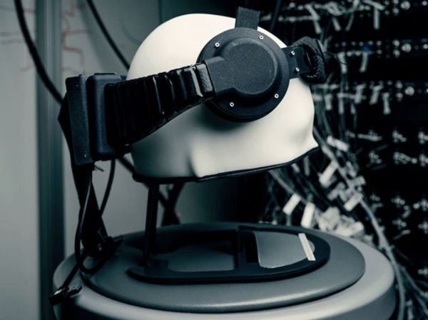 国内首例,浙大“双脑计划”让72岁高位截瘫患者只靠意念喝可乐打麻将