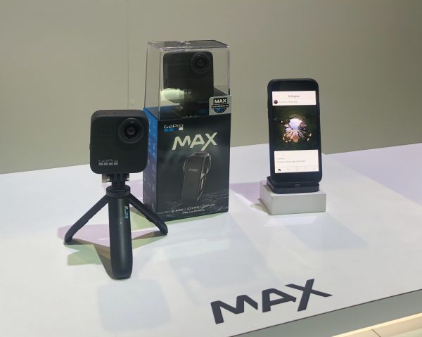 当三星发布了个“球”,索尼发了个车,它们下注的未来是什么?