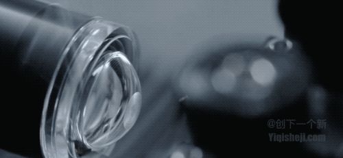 戴上这幅造价上亿美元的隐形眼镜,你眨下眼睛就能联网