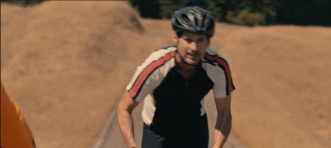 戴上这幅造价上亿美元的隐形眼镜,你眨下眼睛就能联网