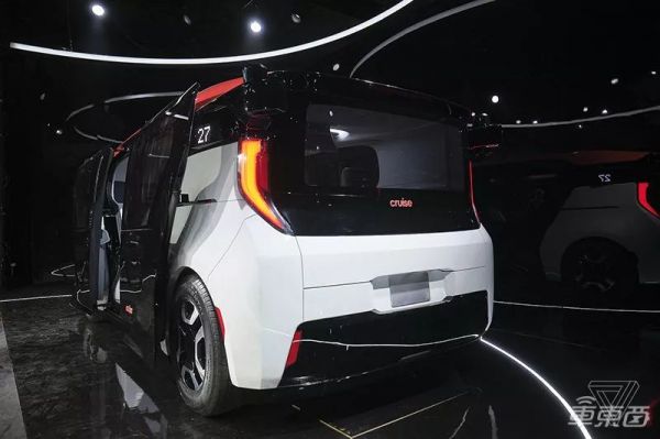 首款量产无人车来了，本田通用联手打造，车内真没方向盘