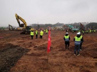 武汉火神山医院开建首日挖出“57个游泳池”土方