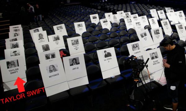 宫斗和黑幕阴影下的格莱美:改革十年,一夜归零