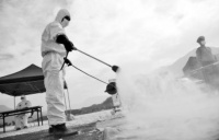 隔离病毒，不是隔绝返程人员“回家”的权利