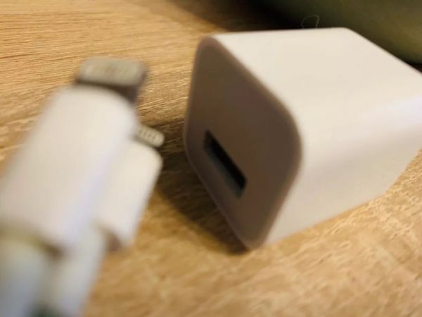 欧盟统一充电口,苹果反对:到底孰是孰非?