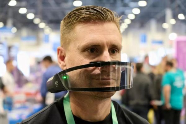 戴森想要做耳机,里面放个空气净化器