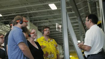 Google 这款可能是目前最好看的智能眼镜,终于能买到了