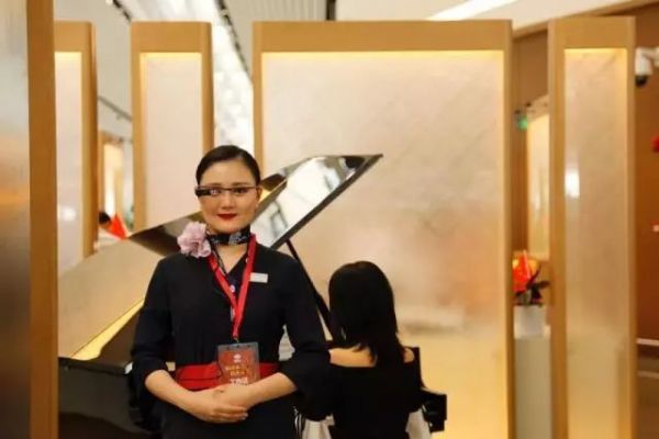 Google 这款可能是目前最好看的智能眼镜,终于能买到了