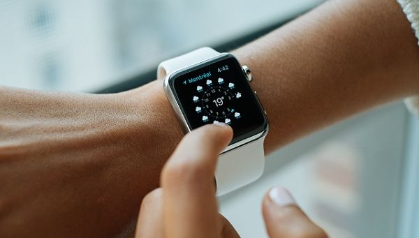 传统手表迎来败局?Apple watch 2019年销量首超瑞士手表销量总和