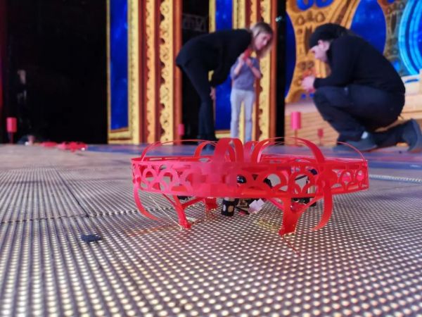 无人机在人性和资本上的表达