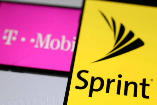外媒:美法庭或支持T-Mobile收购 Sprint盘后股价暴涨六成
