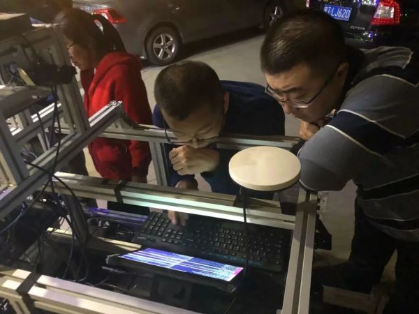 “谁有物流能力,谁上”,无人车风驰武汉