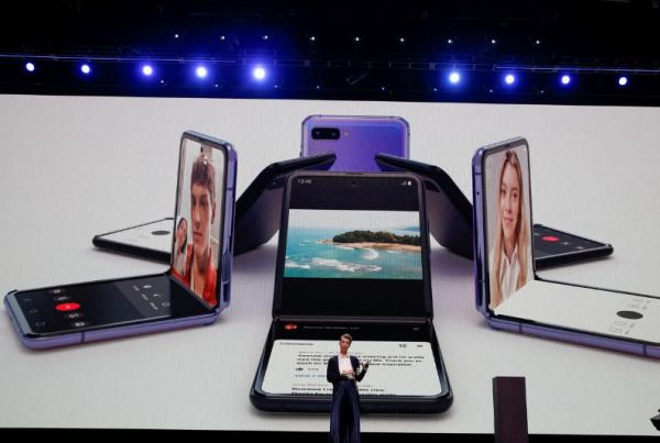 三星发布可折叠手机Galaxy Z，能帮助恢复昔日荣光吗？