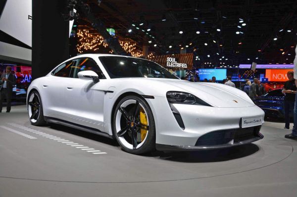 最前线丨对标特斯拉的保时捷Taycan起火,曾获盖茨力挺,全球只卖了130辆