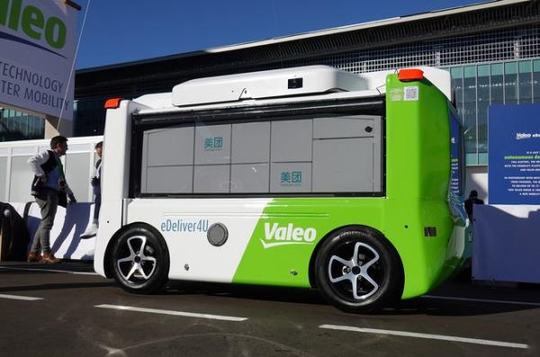 最前线丨送外卖的机器人北京上线,美团要用无人车提速“最后一公里”?