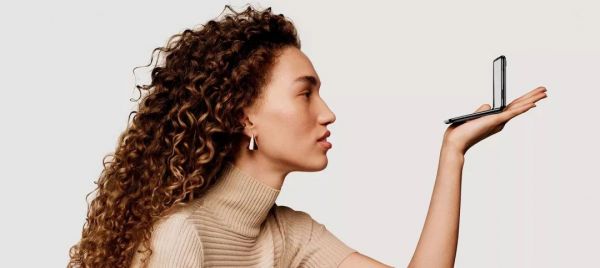 折叠屏手机如何「闹革命」