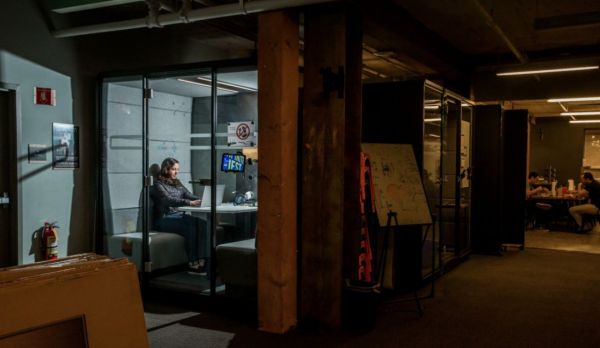 MIT万字报道:竞争压力裹挟下的OpenAI,理想如何安置?