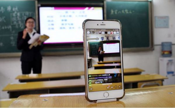 老师主播与神兽学生花式进阶,在线教育或迎黄金风口