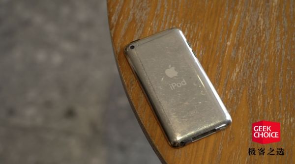 它是 iPhone 的亲兄弟,无数学生党因此成为果粉