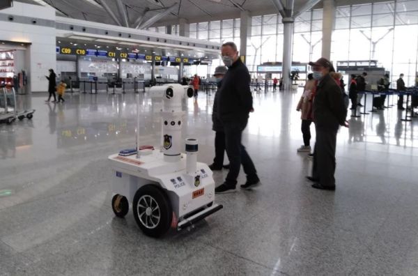 喊话、配送之外,无人机、无人车加入测温“战疫”