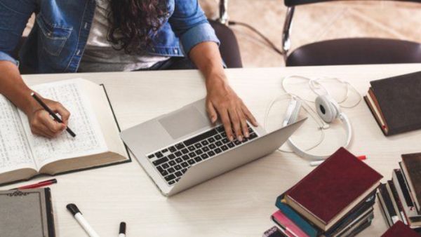 在线教育总时间“争夺战”刚刚打响,谁抢到了头啖汤?