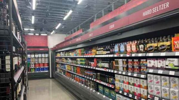 探秘亚马逊首家无人杂货店:库存5000多种商品,酒肉齐全