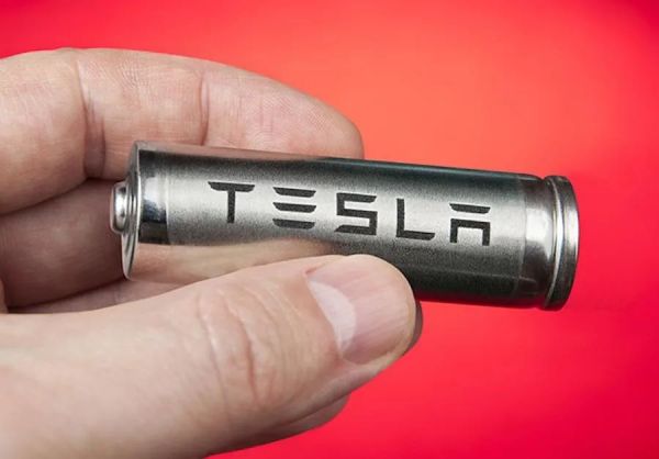 特斯拉“无钴”之争