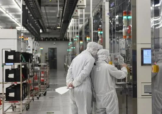 2020年,华为挑战极难模式