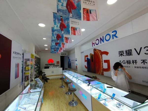 手机线下店恢复营业两星期,关于销量他只说了这四个字