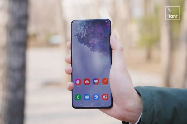 国产旗舰手机的屏幕,终于要追上三星苹果了