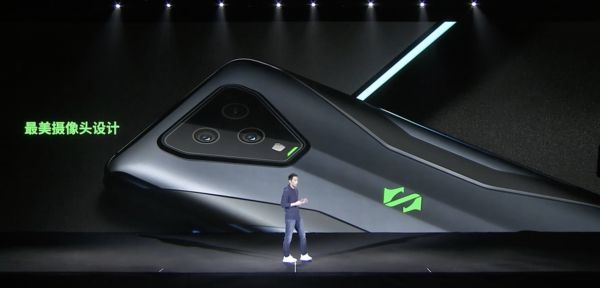 最前线 | 黑鲨与腾讯合作推出首款5G游戏手机,但罗永浩没有来