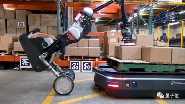 波士顿动力双轮机器人Handle即将出道,与物流机器人OTTO搭档运货
