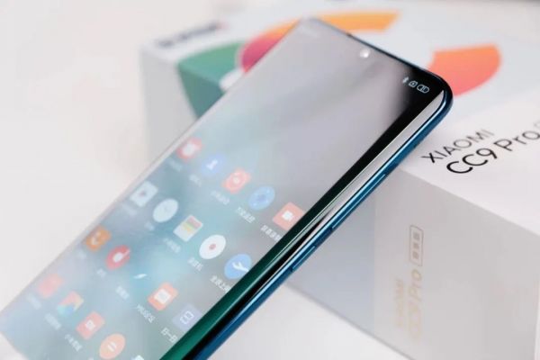 国产手机焦虑的一年,和失去的一个月