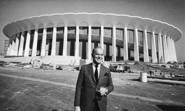 从中超、CBA零元卖队到湖人遗产忠诚继承,一文读懂俱乐部退出简史