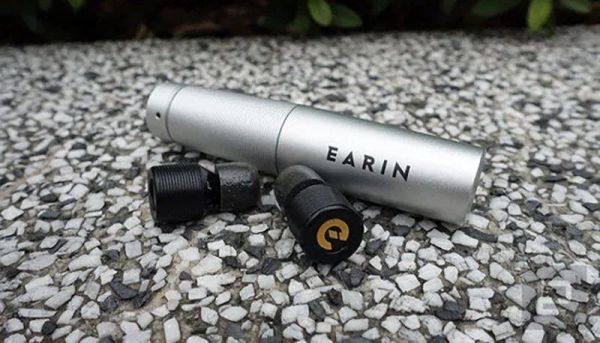 一年卖上亿台,比手机还赚钱,TWS耳机背后15家芯片公司混战