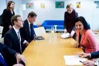 欧盟与美科技巨头合作打击疫情网络谣言 防制造恐慌