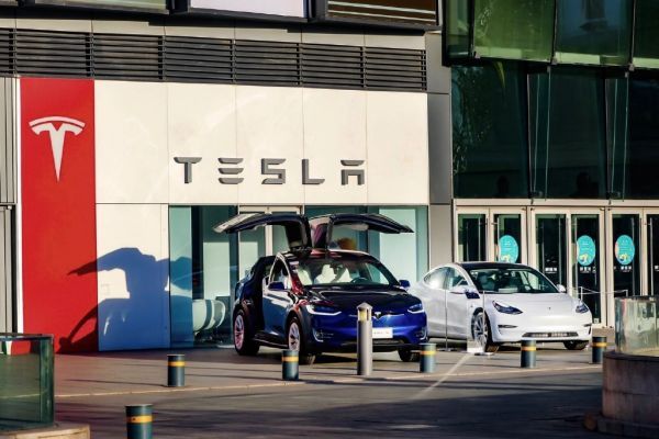 特斯拉“减配门”发酵:进口国产均沦陷,但仍有人喊“真香”