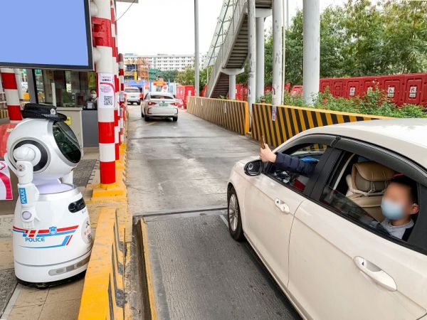 无声战士:机器人在疫情中迅速出击,公司悄然崛起