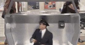 第一家倒闭的无人驾驶卡车公司:伪AI真人工,融资1.5亿,现在潮退无以为继