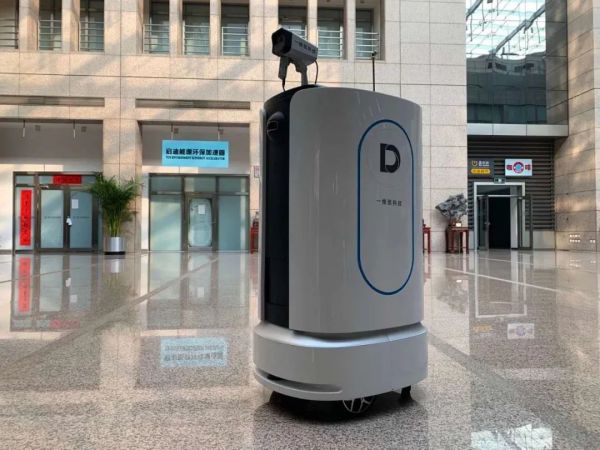 疫情期间的机器人总动员,这次人类要感谢它们