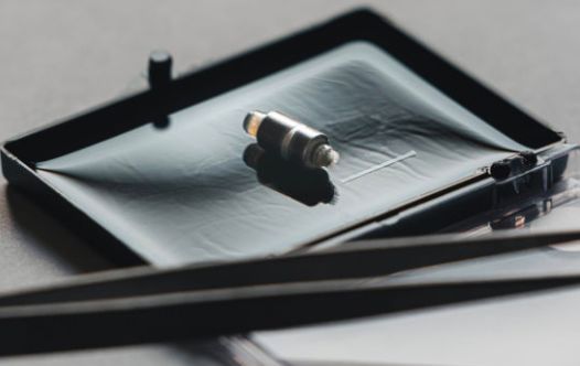 挑战马斯克Neuralink,斯坦福全新脑机接口,直连大脑和硅基芯片