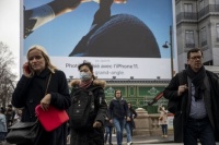 疫情让苹果头痛！新iPhone到底该备多少货？你买吗