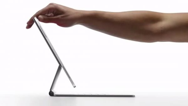 用上触控板的 iPad Pro,是苹果对人机交互的一次妥协