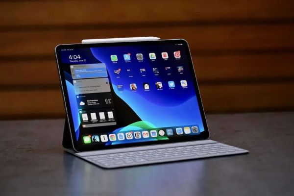 用上触控板的 iPad Pro,是苹果对人机交互的一次妥协