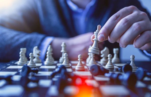 旗舰机越来越贵、价格暗战停不下来,5G关键年,华米OV们打的什么算盘?