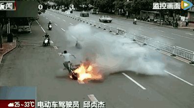 锂电池技术关键突破:短路折叠水淹火烧撞击都不怕