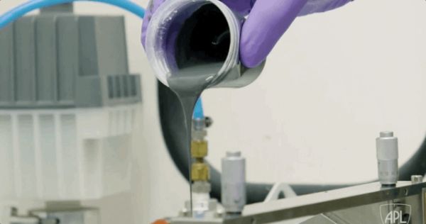 锂电池技术关键突破:短路折叠水淹火烧撞击都不怕