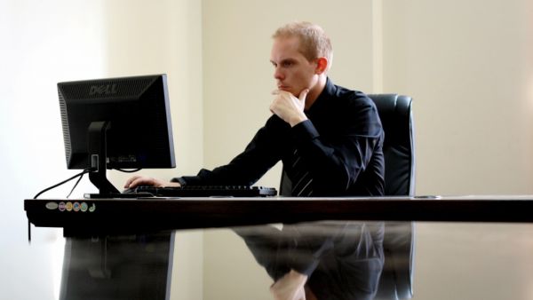 远程办公监控软件卖爆了:5分钟一拍照、10分钟一截屏,这不是第一次了